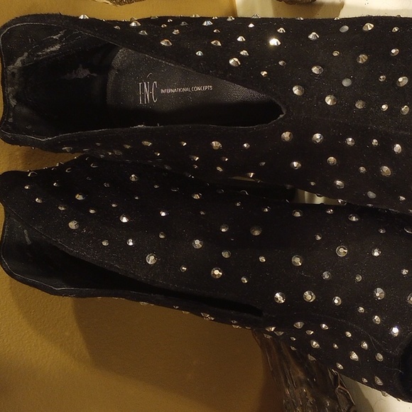 INC (Dillards) Heels - Picture 4 of 10